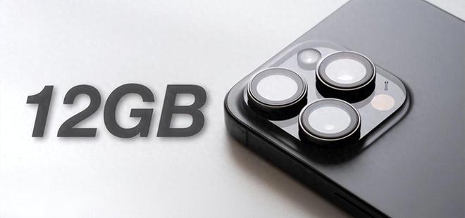 iPhone 17 史诗爆料！全系12GB内存稳了？苹果这次被安卓逼急了？